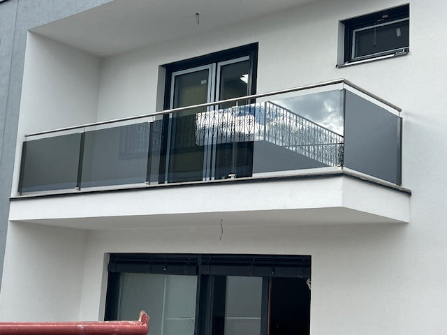 Edelstahl Geländer mit Glasfüllung