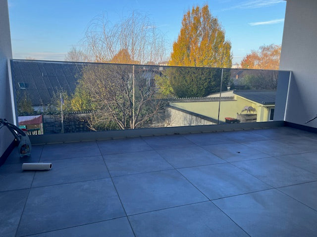 Glas geländer in U-Profil