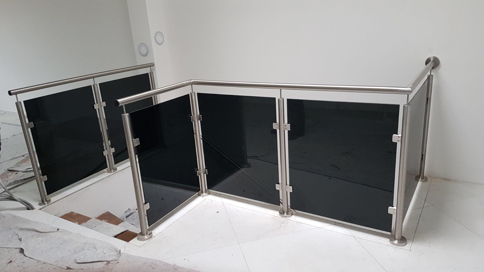 Edelstahl Geländer mit Glasfüllung