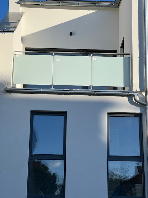 Edelstahl Geländer mit Glasfüllung