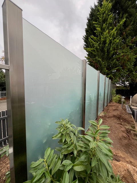 Edelstahl Geländer mit Glasfüllung