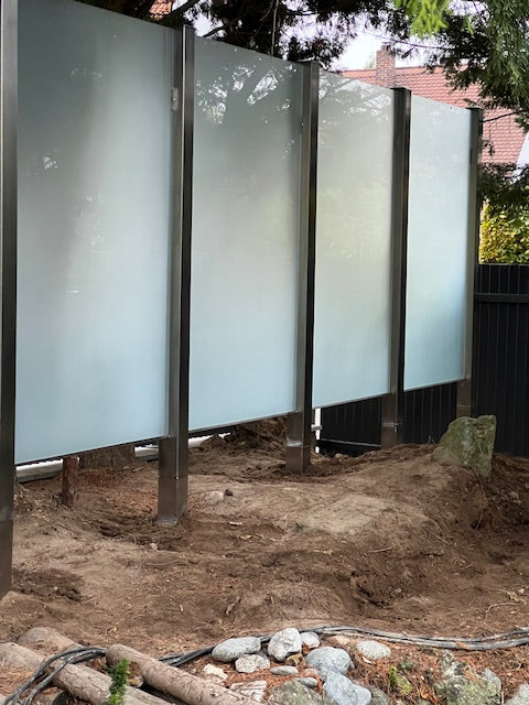 Edelstahl Geländer mit Glasfüllung