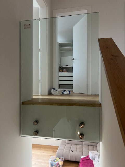 Glas Geländer in Punkthalterung