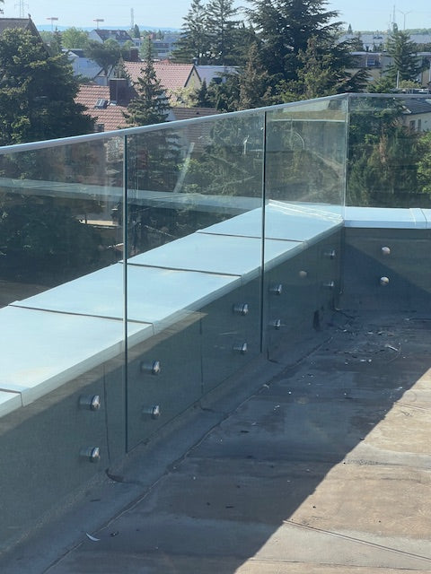 Glas Geländer in Punkthalterung