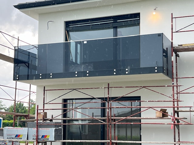 Glas Geländer in Punkthalterung