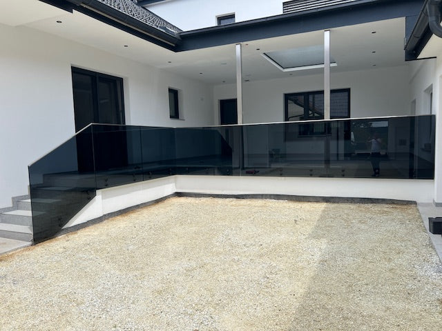 Glas Geländer in Punkthalterung