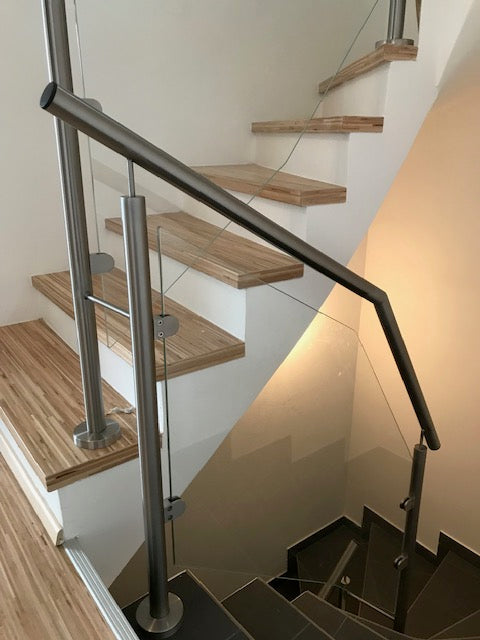 Edelstahl Geländer mit Glasfüllung