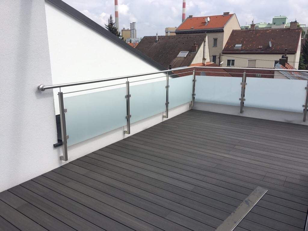 Edelstahl Geländer mit Glasfüllung