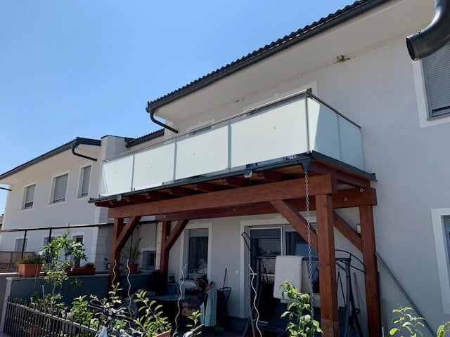 Edelstahl Geländer mit Glasfüllung