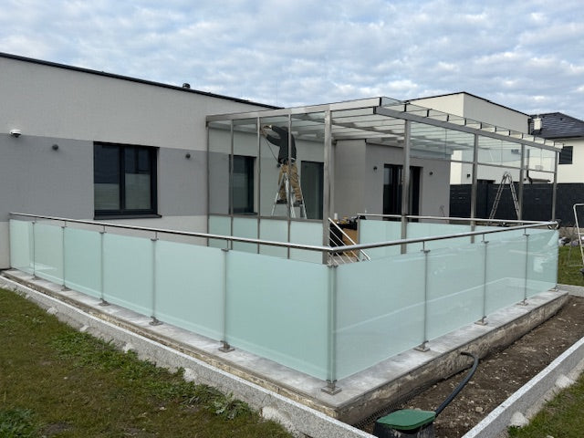 Edelstahl Geländer mit Glasfüllung