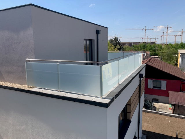 Edelstahl Geländer mit Glasfüllung