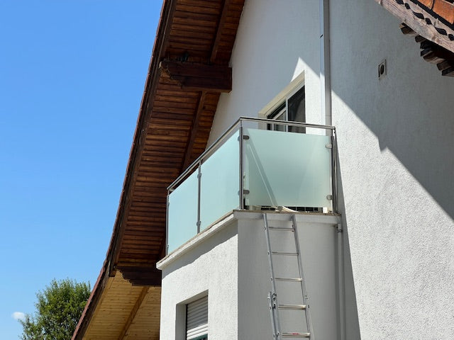 Edelstahl Geländer mit Glasfüllung